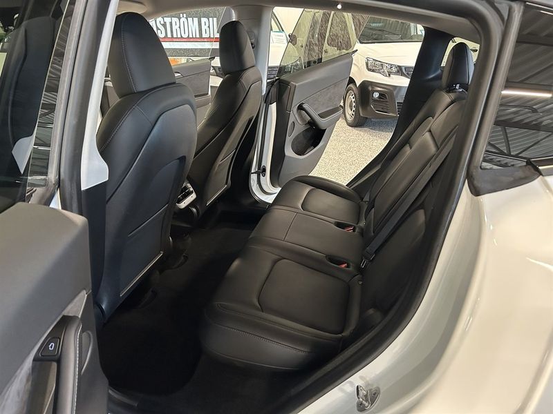 Tesla Model Y bild 15