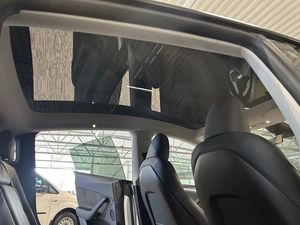 Tesla Model Y bild 22