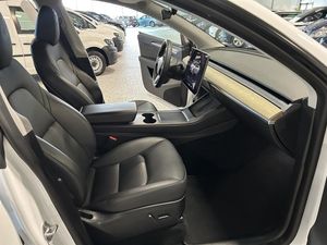 Tesla Model Y bild 20