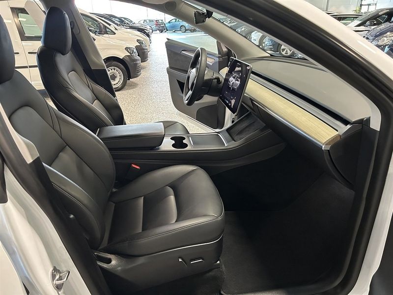 Tesla Model Y bild 20