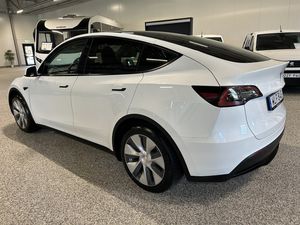 Tesla Model Y bild 2