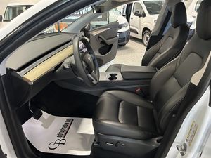 Tesla Model Y bild 12