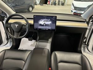 Tesla Model Y bild 21