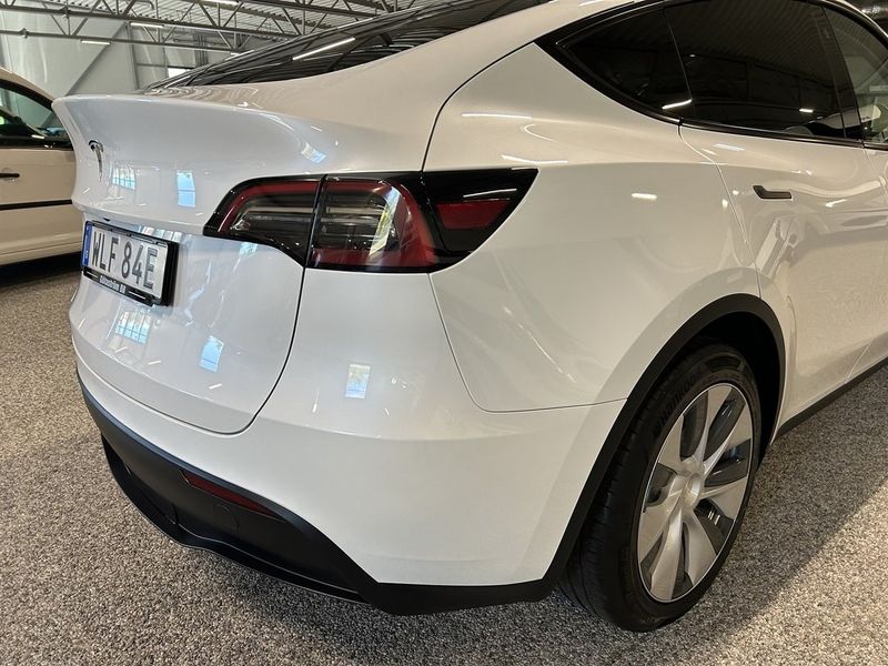 Tesla Model Y bild 8