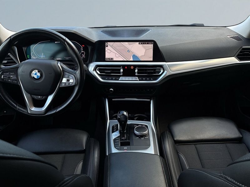 BMW 330 bild 8