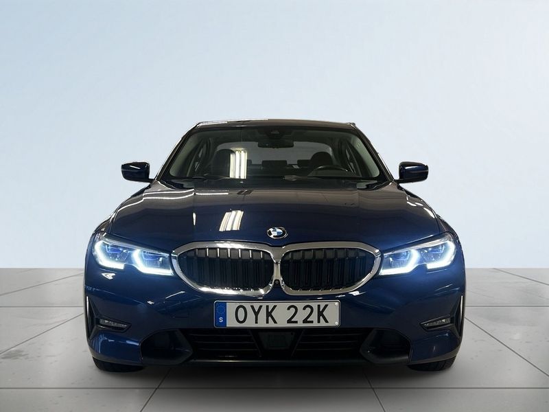 BMW 330 bild 2