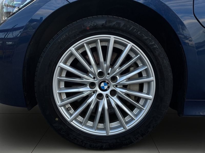 BMW 330 bild 14