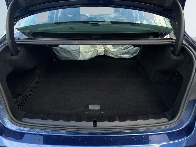 BMW 330 bild 12