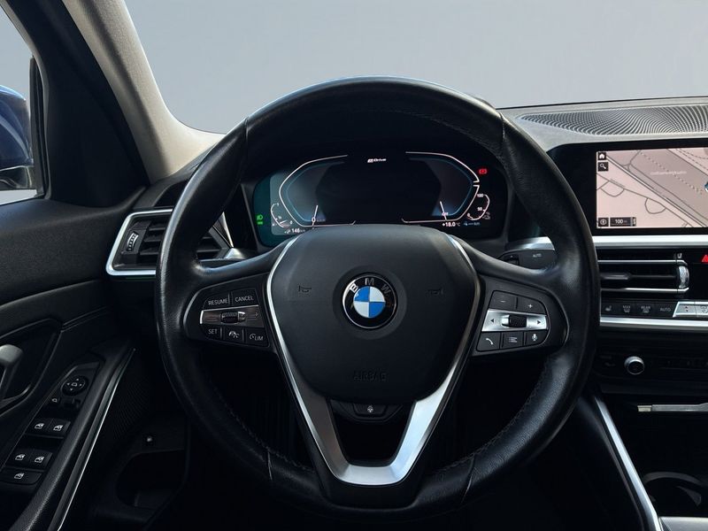 BMW 330 bild 9