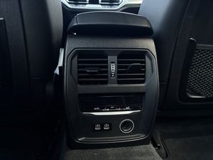 BMW 330 bild 18