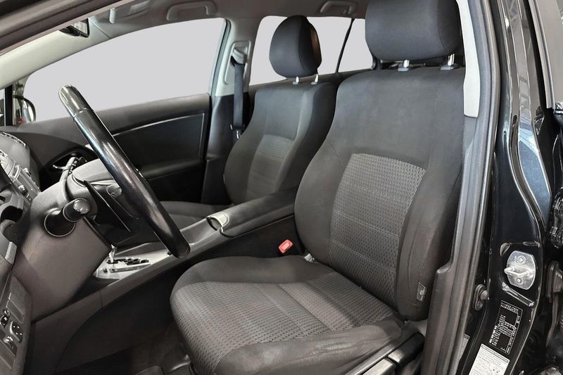 Toyota Avensis bild 8