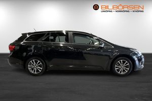 Toyota Avensis bild 4
