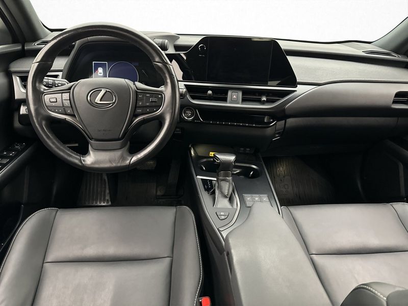 Lexus UX bild 13