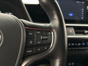 Lexus UX bild 19