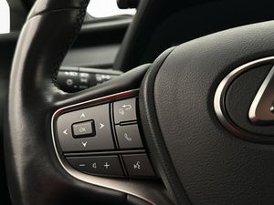 Lexus UX bild 17
