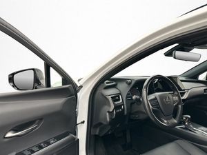 Lexus UX bild 11