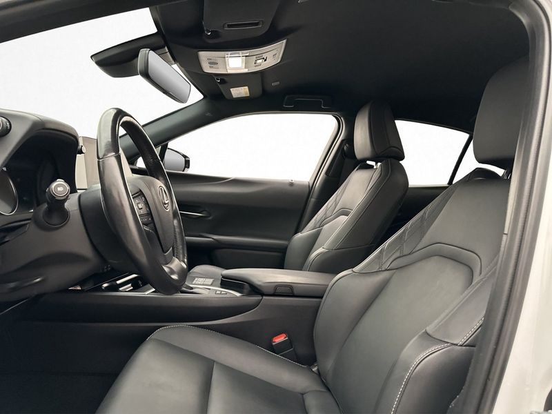 Lexus UX bild 12