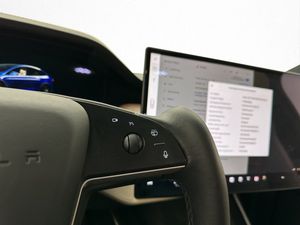 Tesla Model X bild 17