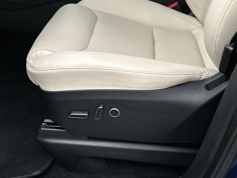 Tesla Model X bild 35