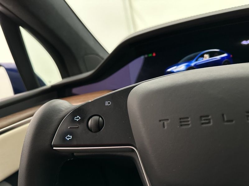 Tesla Model X bild 16