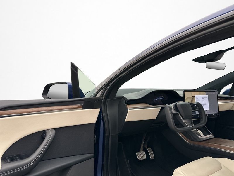 Tesla Model X bild 12