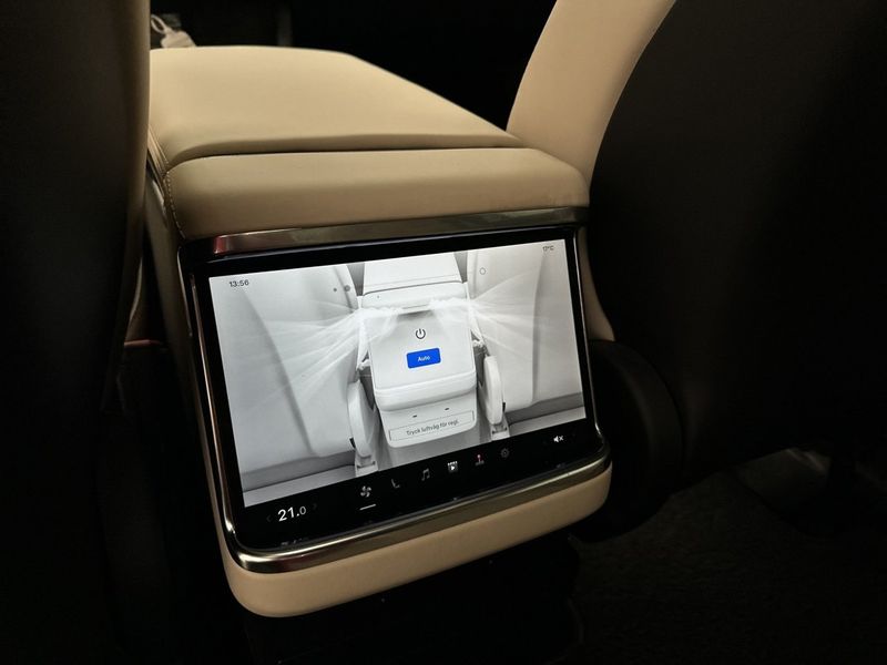 Tesla Model X bild 25