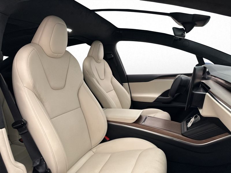 Tesla Model X bild 32