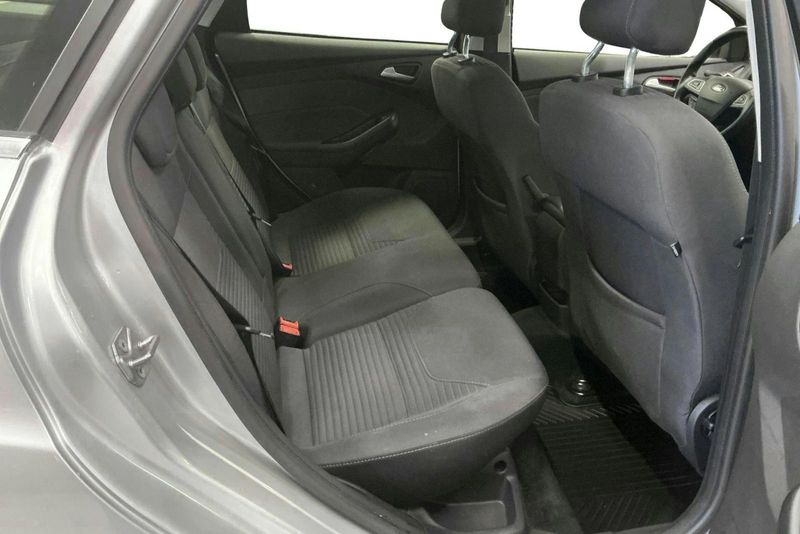 Ford Focus bild 8