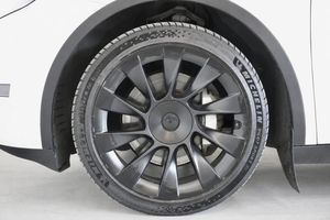 Tesla Model Y bild 10