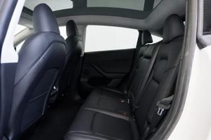 Tesla Model Y bild 21