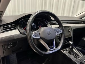 Volkswagen Passat bild 9