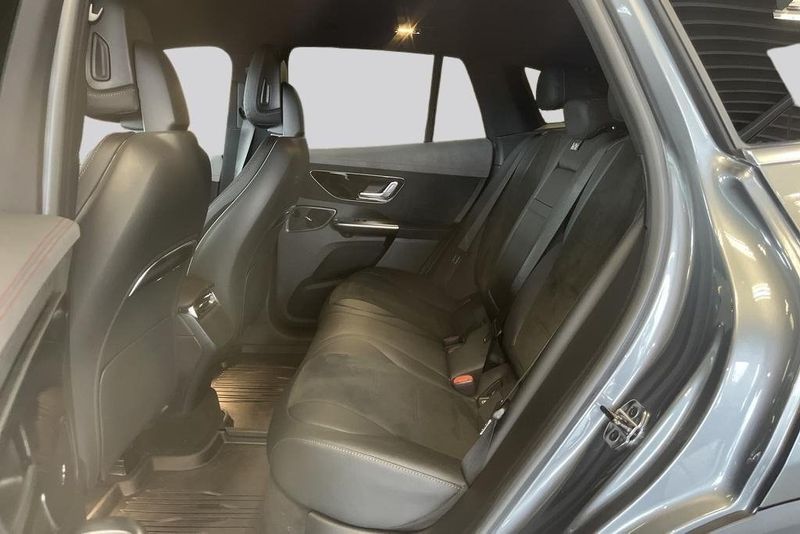 Mercedes EQE43 SUV bild 9