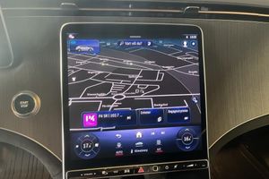 Mercedes EQE43 SUV bild 11