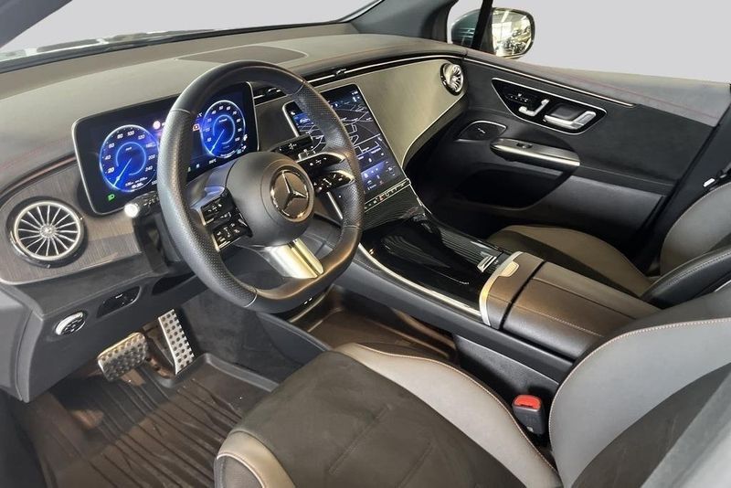 Mercedes EQE43 SUV bild 18