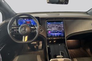 Mercedes EQE43 SUV bild 7