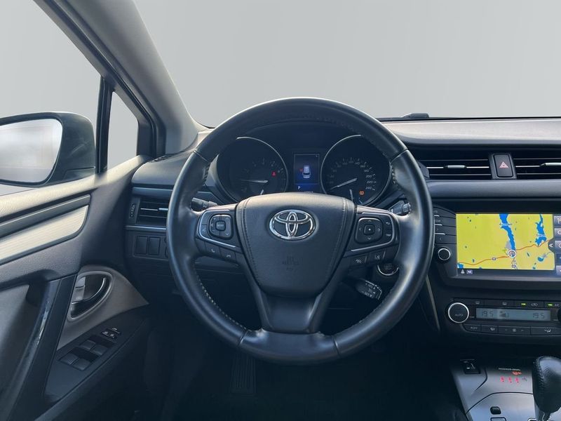 Toyota Avensis bild 9