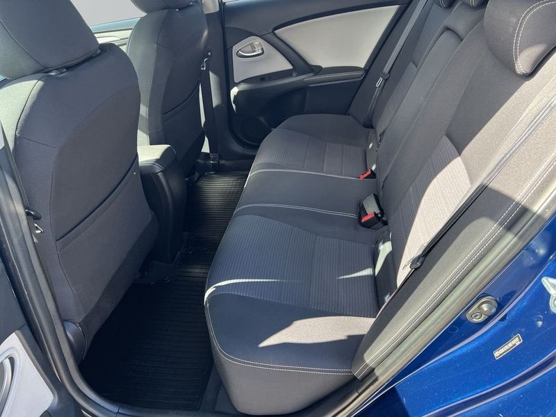Toyota Avensis bild 7