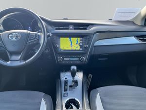 Toyota Avensis bild 8