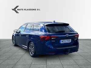 Toyota Avensis bild 2
