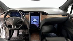 Tesla Model X bild 12