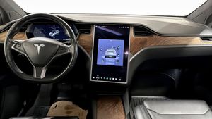 Tesla Model X bild 4