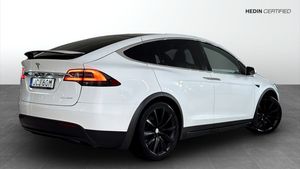 Tesla Model X bild 2