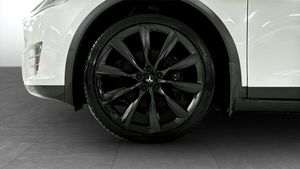 Tesla Model X bild 9