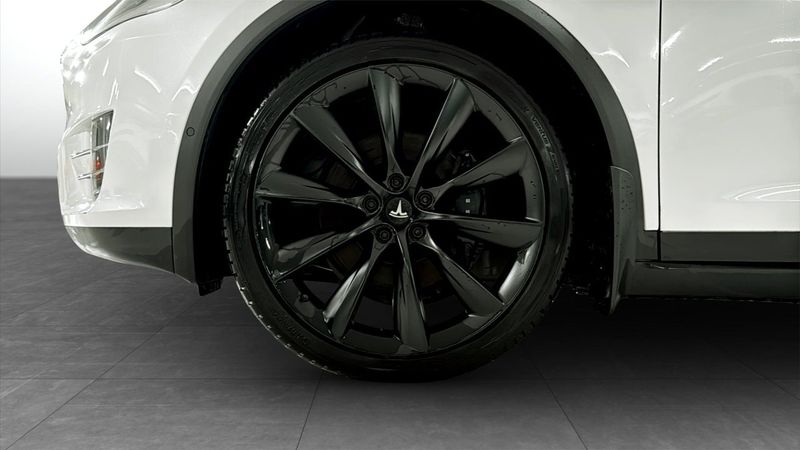 Tesla Model X bild 9