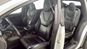 Tesla Model X bild 13