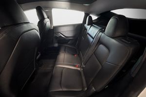 Tesla Model Y bild 6