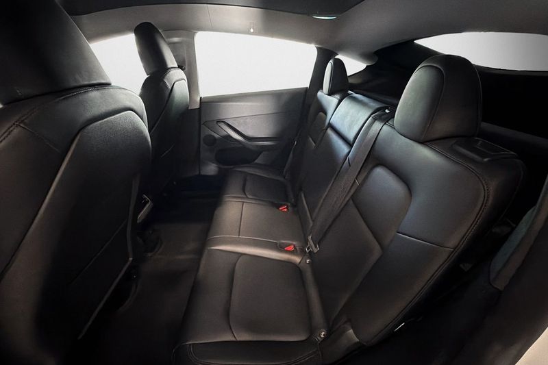 Tesla Model Y bild 6