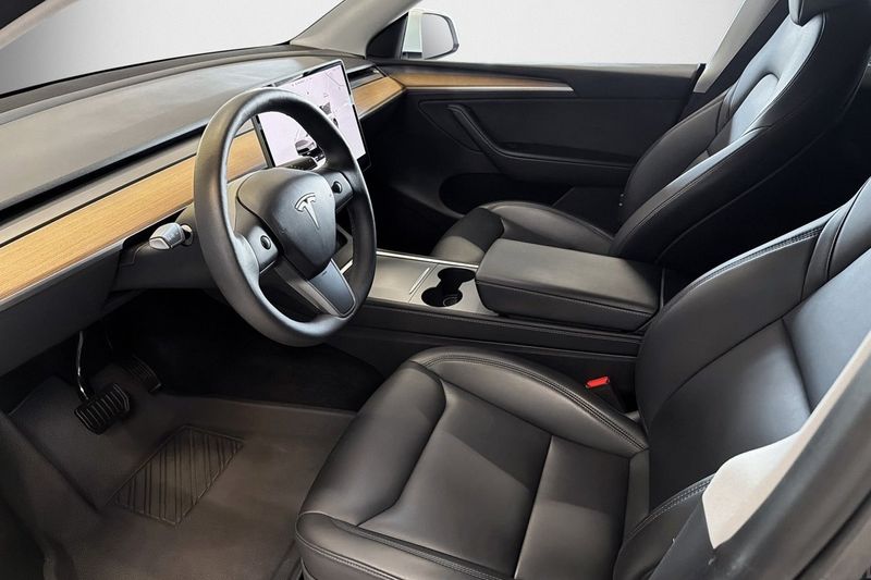 Tesla Model Y bild 5