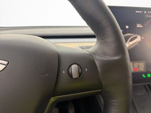 Tesla Model Y bild 22