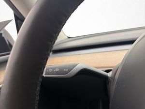 Tesla Model Y bild 20